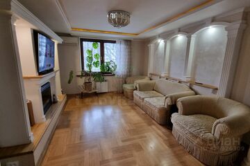 4-к квартира, 106 м², 1/6 эт.