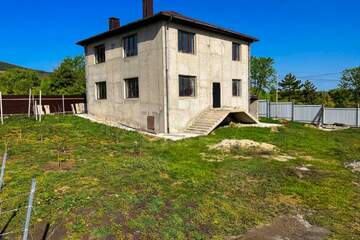 Дом, 264 м², 3 эт.